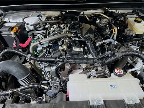 Certified 2025 Toyota Tacoma TRD Off-Road AWD/4WD image 26