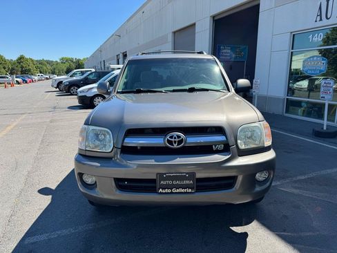Used 2006 Toyota Sequoia SR5 AWD/4WD image 4