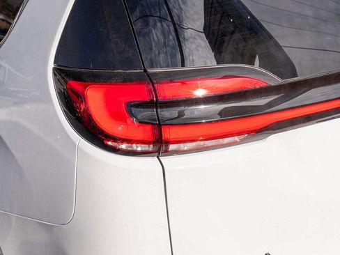 New 2026 Chrysler Pacifica Select image 35