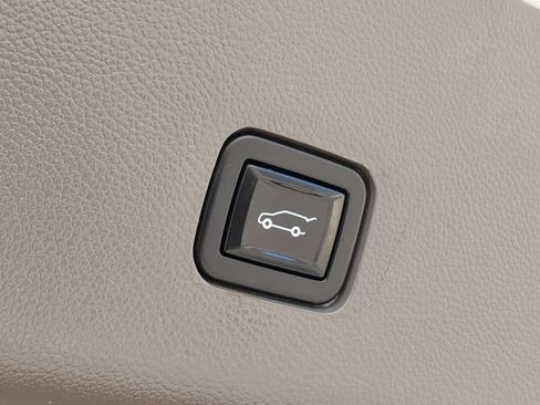 Used 2020 Chevrolet Traverse LT AWD/4WD image 31