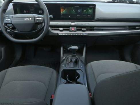 Used 2025 Kia K4 FWD image 12