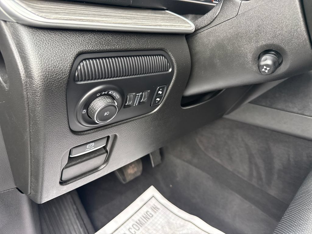 Used 2024 Jeep Wagoneer L Series II w/ Flexible Seating Group AWD/4WD image 23