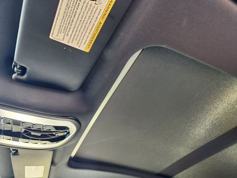 Used 2023 Porsche Macan S image 24