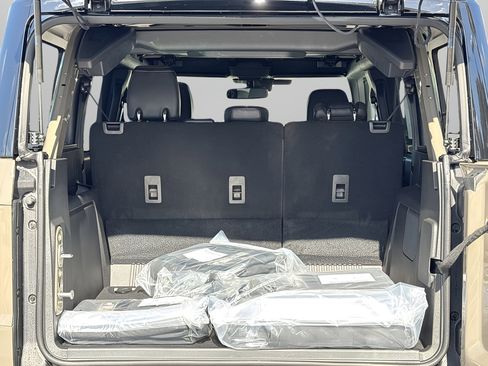 New 2025 Ford Bronco Badlands image 35