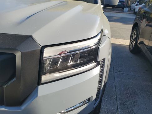 Used 2023 Nissan Frontier Pro-X w/ Pro Convenience Package image 3