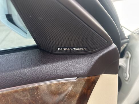 Used 2014 Mercedes-Benz E 350 Sedan image 20