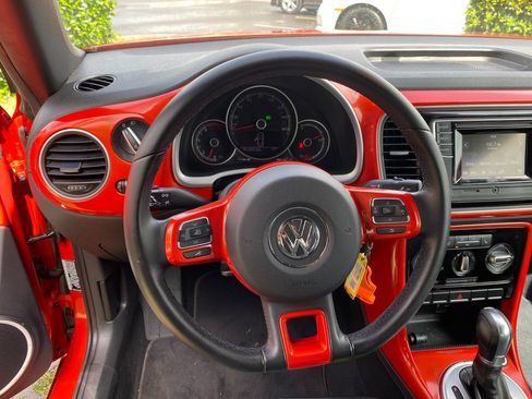 Used 2018 Volkswagen Beetle 2.0T S FWD image 32