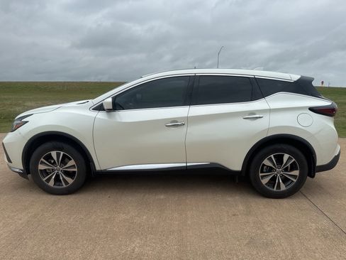 Used 2021 Nissan Murano S image 2