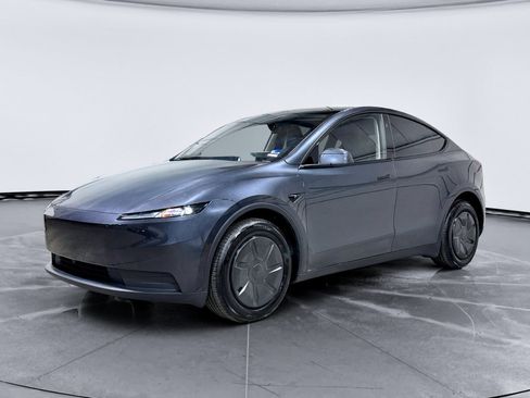 Used 2026 Tesla Model Y Long Range AWD/4WD image 1