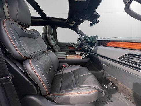 Used 2022 Lincoln Navigator Black Label image 15