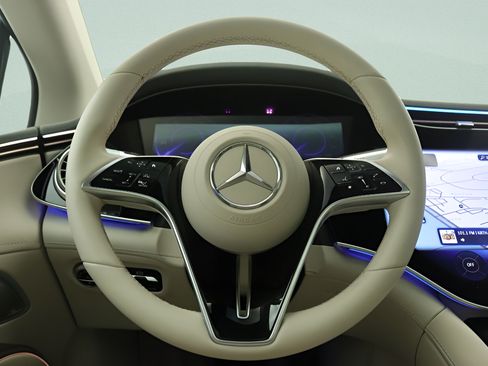 Certified 2023 Mercedes-Benz EQS 580 4MATIC Sedan image 8