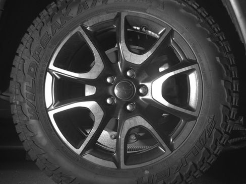 Used 2025 Jeep Compass Trailhawk AWD/4WD image 15