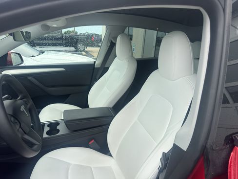 Used 2023 Tesla Model Y Long Range AWD/4WD image 17