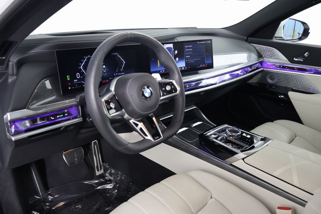 Certified 2025 BMW 760i xDrive w/ Executive Package AWD/4WD image 7