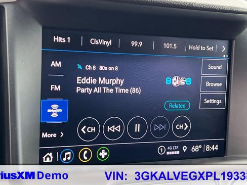 Used 2023 GMC Terrain SLT image 24