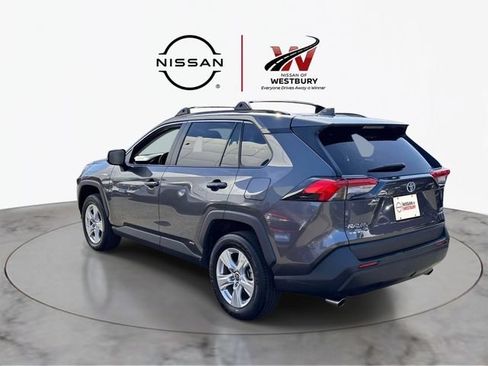 Used 2021 Toyota RAV4 XLE AWD/4WD image 5