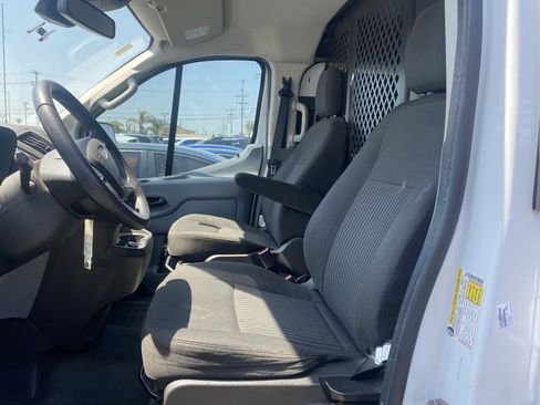 Used 2018 Ford Transit 250 130 Low Roof w/ Exterior Upgrade Package RWD image 11