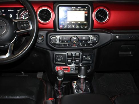 Used 2018 Jeep Wrangler Unlimited Rubicon image 19