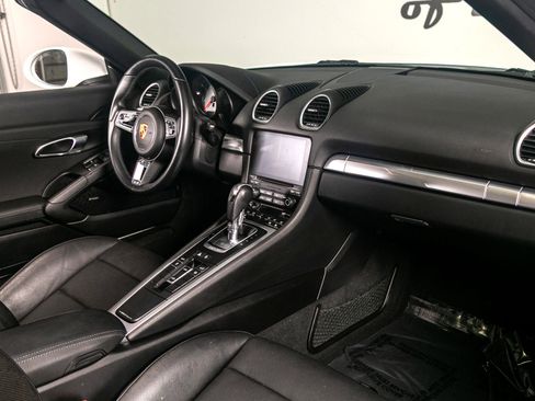 Used 2018 Porsche 718 Boxster S image 6