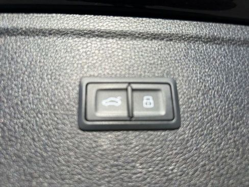 Used 2018 Audi Q5 2.0T Premium Plus w/ Premium Plus Package image 12