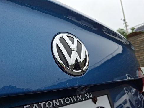 Used 2020 Volkswagen Jetta SE w/ SE Cold Weather Package FWD image 29