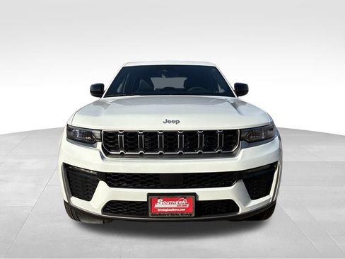 New 2026 Jeep Grand Cherokee Limited image 9