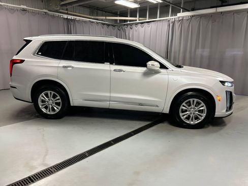 Used 2023 Cadillac XT6 Luxury image 8