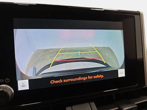 Used 2025 Toyota RAV4 LE AWD/4WD image 22