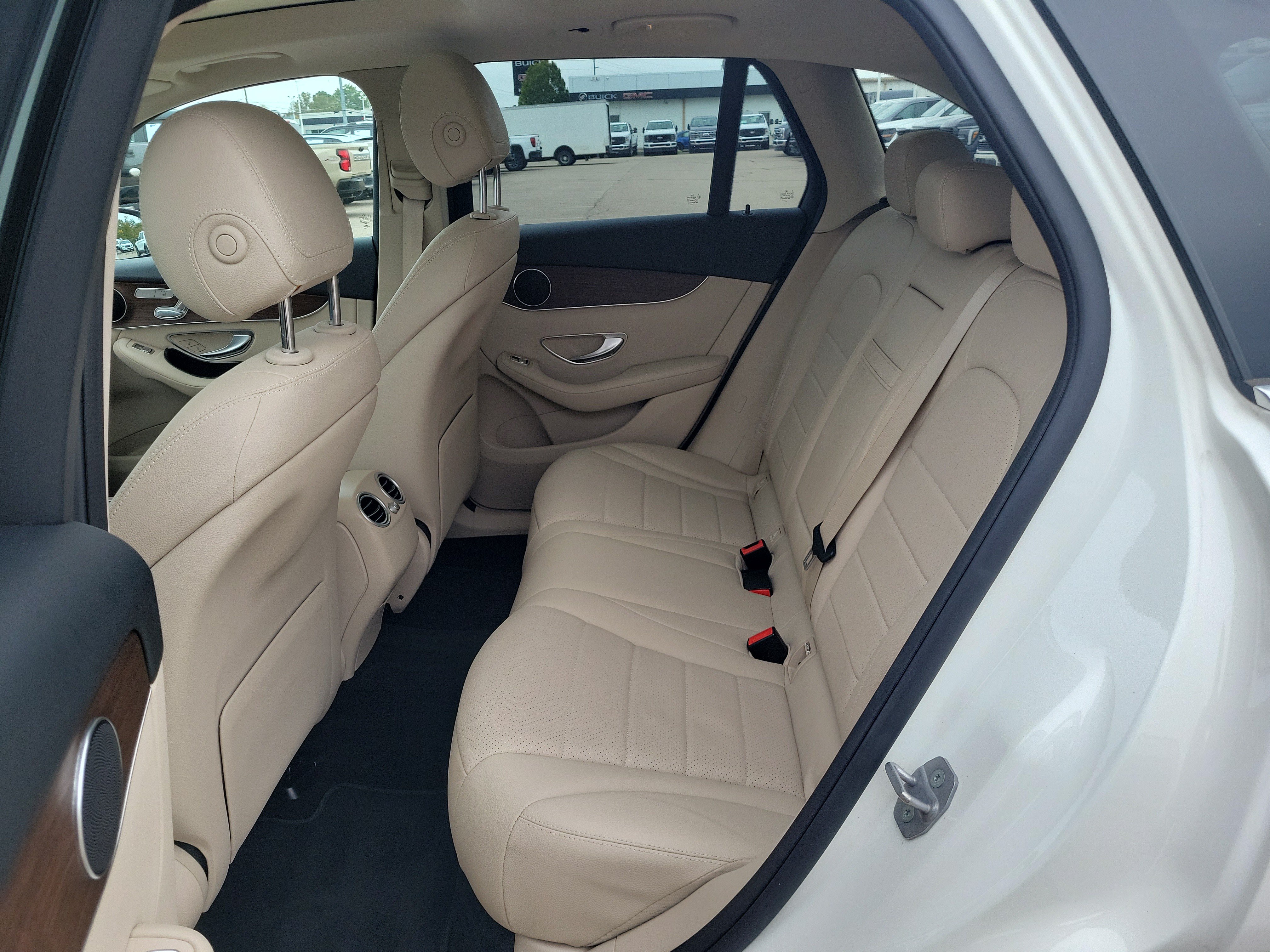 Used 2021 Mercedes-Benz GLC 300 4MATIC image 12