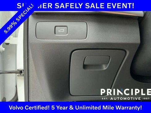 Certified 2025 Volvo XC90 B5 Core AWD/4WD image 25