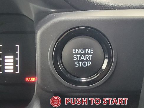 Certified 2024 Toyota Tacoma SR5 AWD/4WD image 18