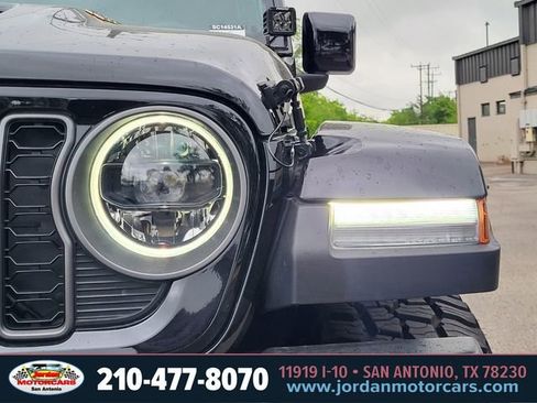 Used 2025 Jeep Wrangler Unlimited Rubicon 392 AWD/4WD image 10