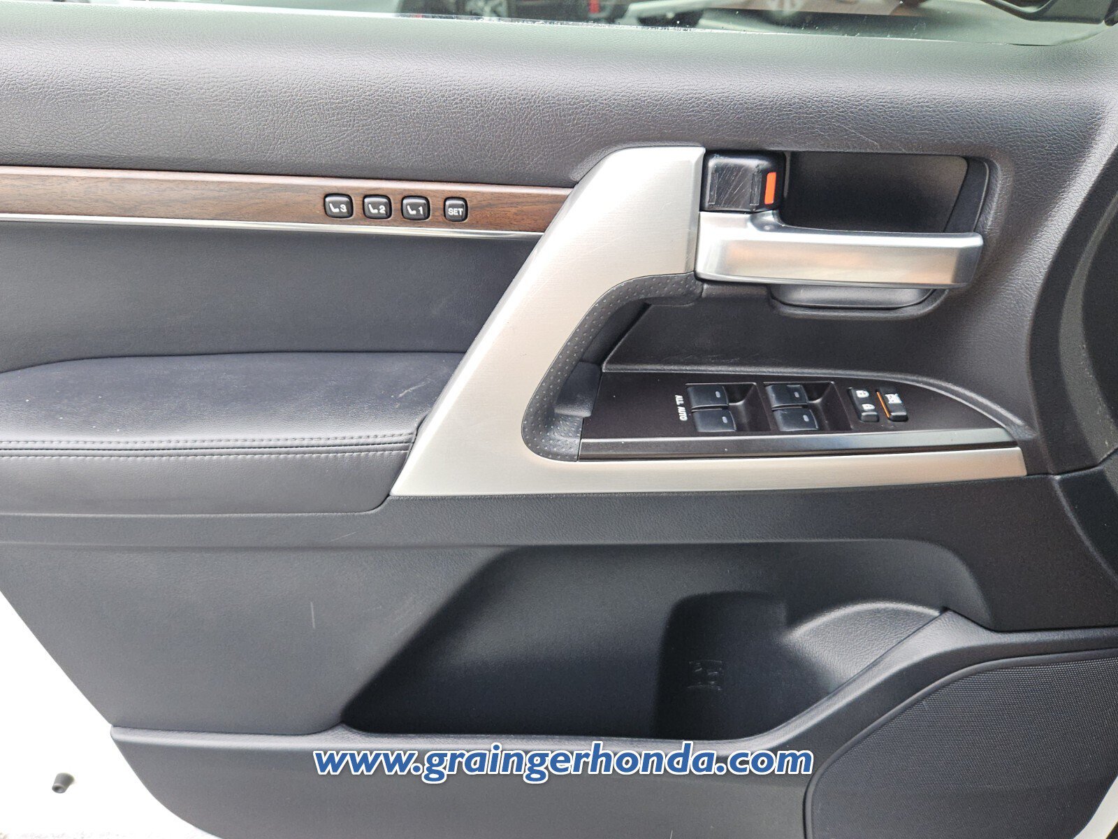 Used 2019 Toyota Land Cruiser w/ Four Season Floor Mat Package AWD/4WD image 24