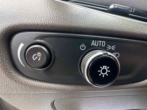 Used 2021 Chevrolet Malibu LS FWD image 12