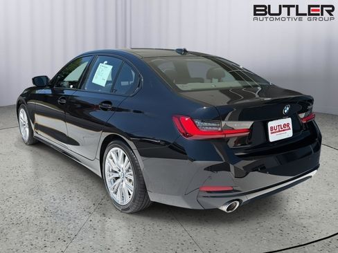 Certified 2023 BMW 330i Sedan w/ Convenience Package RWD image 4