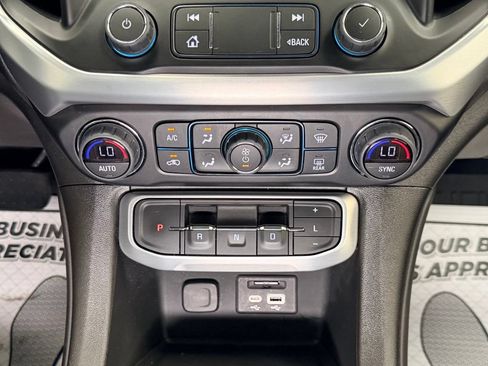 Used 2023 GMC Acadia SLE w/ Infotainment Package AWD/4WD image 17