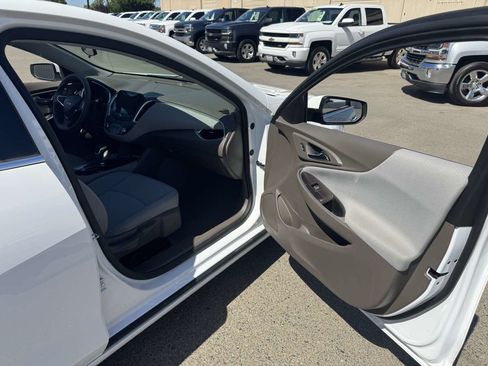 Used 2021 Chevrolet Malibu LT FWD image 14