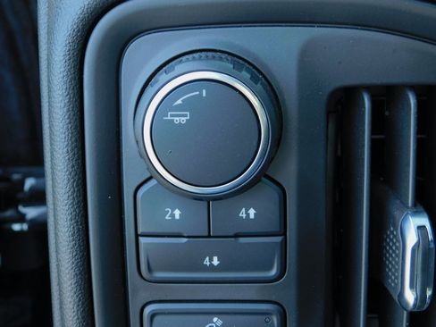 Used 2024 Chevrolet Silverado 2500 Custom image 29