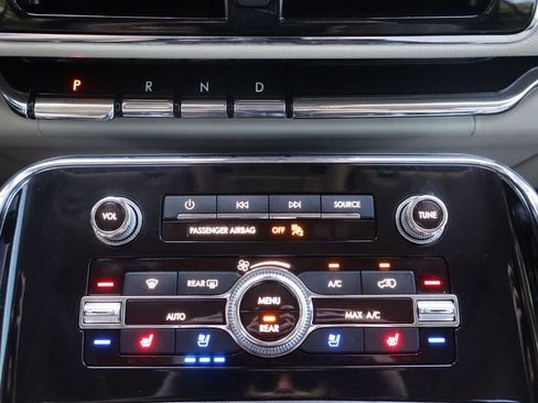 Used 2018 Lincoln Navigator Reserve w/ Technology Package AWD/4WD image 39