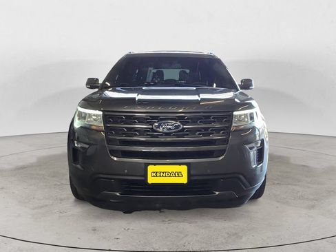 Used 2018 Ford Explorer XLT w/ Equipment Group 202A AWD/4WD image 2