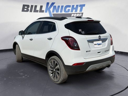 Used 2022 Buick Encore Preferred image 3
