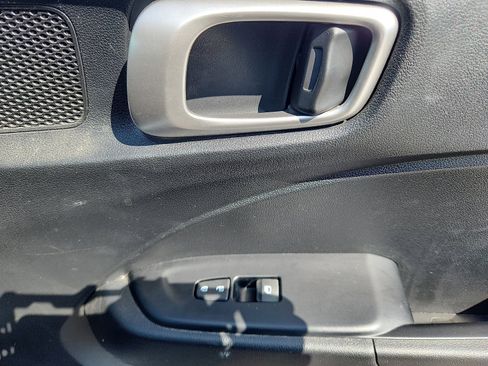Used 2022 Hyundai Venue SE image 29