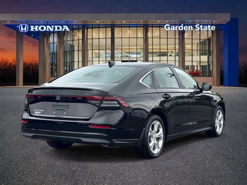 Certified 2025 Honda Accord LX image 4