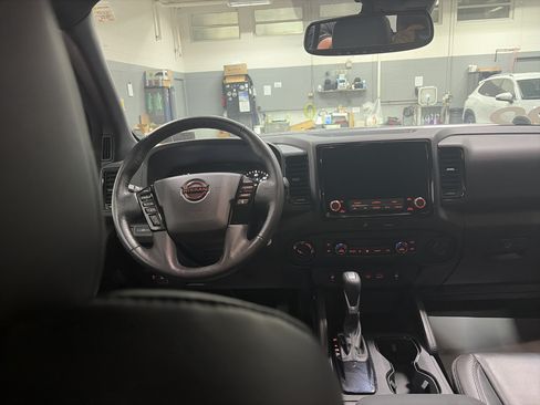 Used 2022 Nissan Frontier PRO-4X w/ Pro-4X Premium Package AWD/4WD image 29