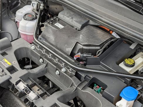 Certified 2022 Volkswagen ID.4 Pro S w/ Gradient Package image 38