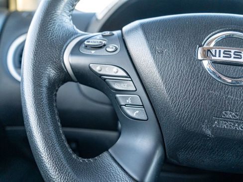 Used 2017 Nissan Pathfinder Platinum w/ Family Entertainment Package image 32