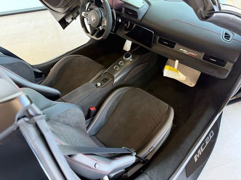 New 2023 Maserati MC20 Spyder image 17