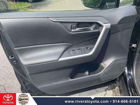 Used 2023 Toyota RAV4 SE w/ Convenience Package AWD/4WD image 16
