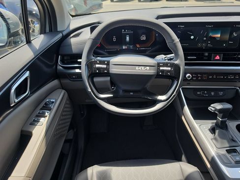 New 2027 Kia Carnival FWD image 13