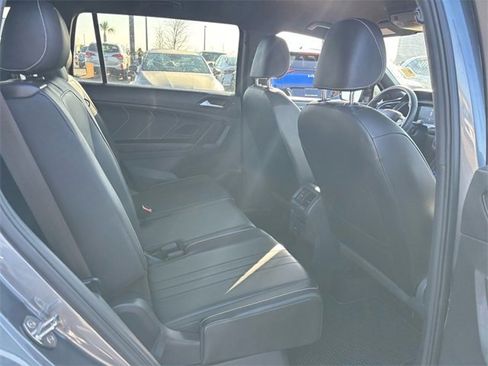 Used 2022 Volkswagen Tiguan SE R-Line image 19